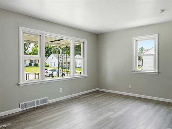 5th image of 734 Pasadena Ave