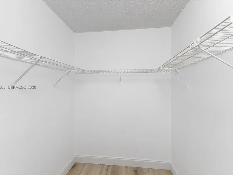 7601 E Treasure Dr #1621 — Photo 29