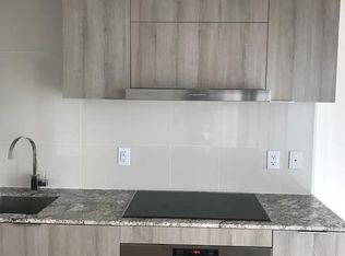 1 Bloor St E #2202, Toronto, ON M4W 0A8