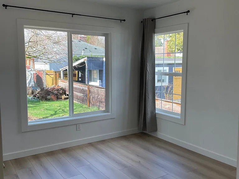 5805 NE 35th Pl — Photo 5
