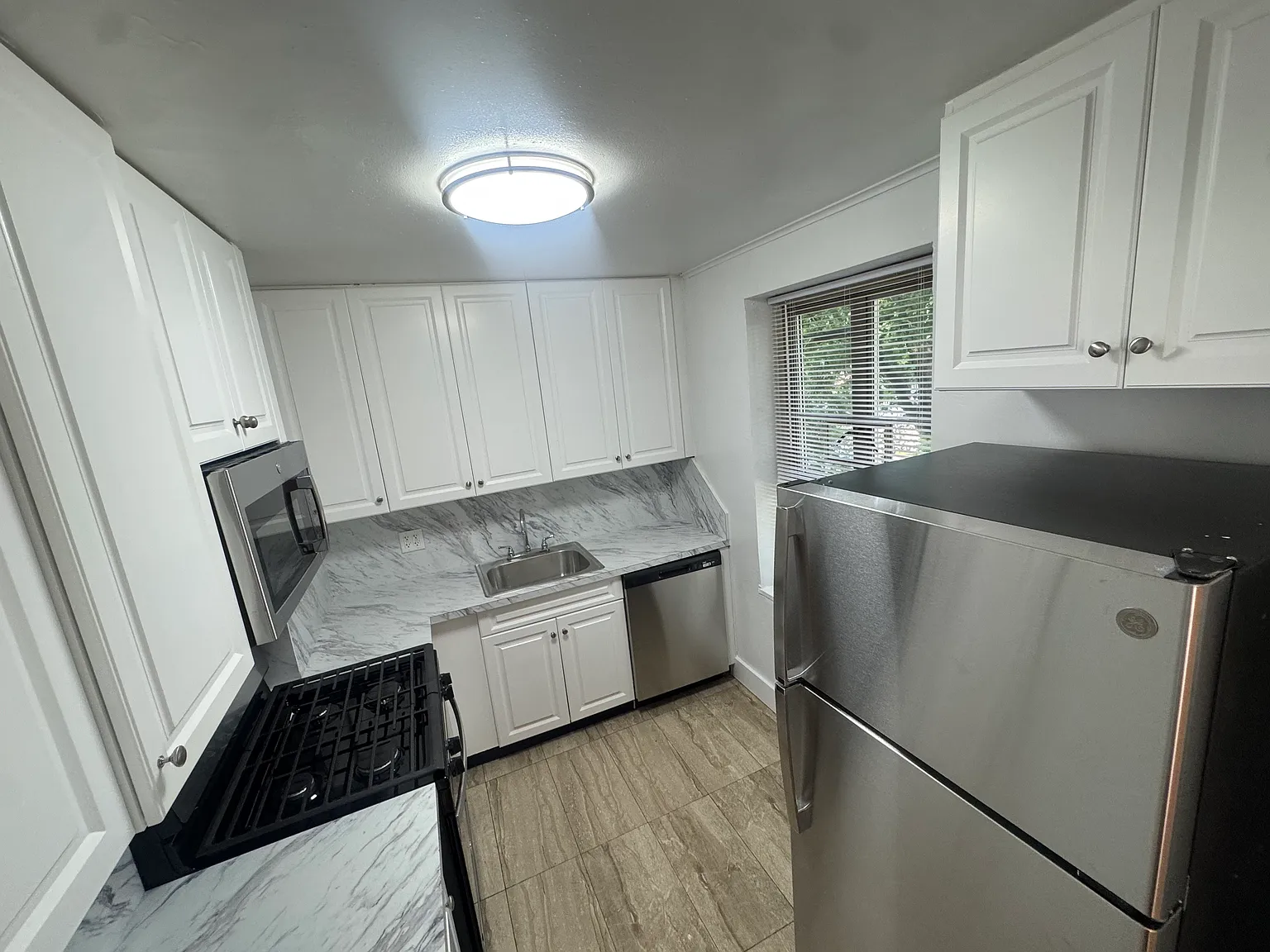 2 bed, 900 sqft, $2,775 — Photo 1