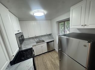 69-06 197th St #2B, Fresh Meadows, NY 11365