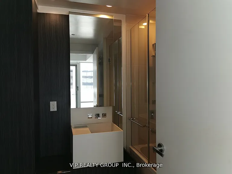 1 Bloor St E #2209 — Photo 11
