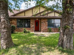 203 Josey Ln, Red Oak, TX 75154
