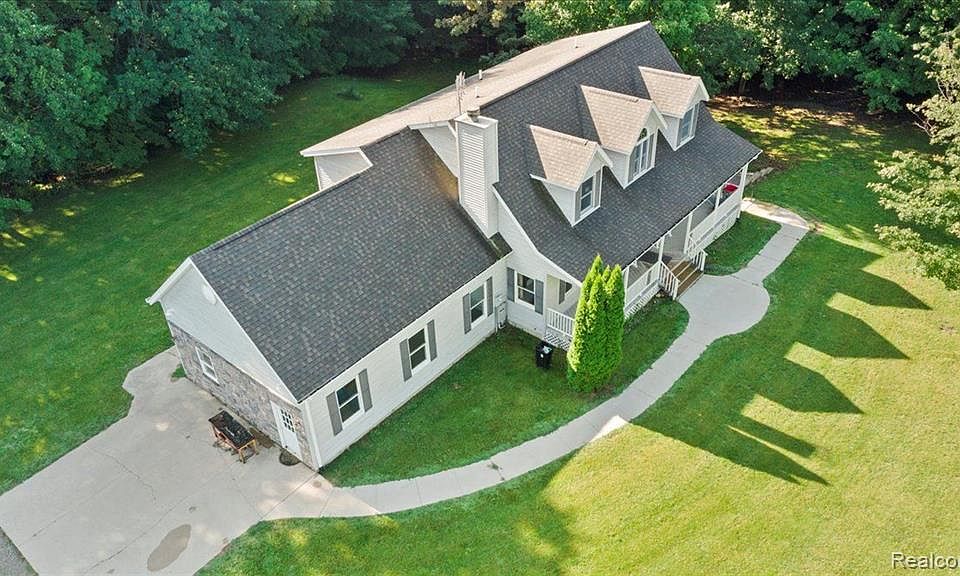 390 E Deckerville Rd, Caro, MI 48723 Zillow