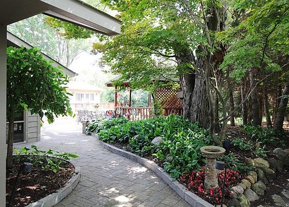 Backyard walk way to patio