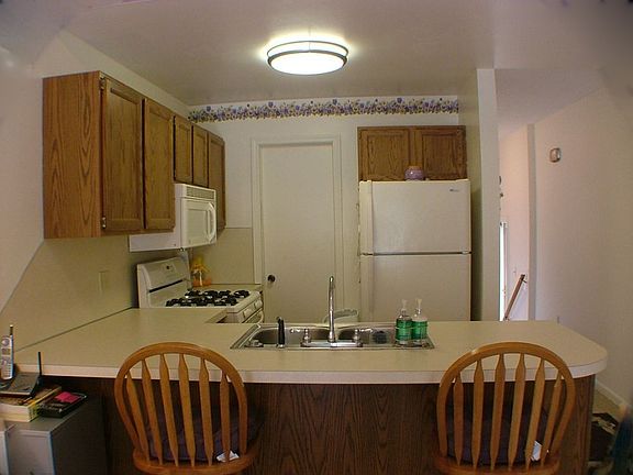 Kitchen with Walk-in Pantry and Snack Ledge