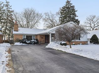 147 Chicago Ave, Clarendon Hills, IL 60514