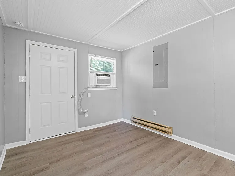 427 Circle Dr — Photo 6