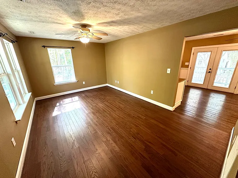 5518 Thompson Dr — Photo 3