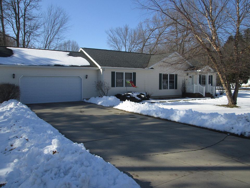 1st image of 424 Balderson St