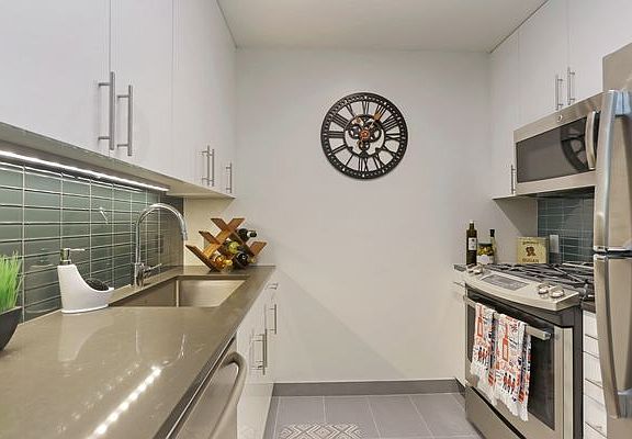 4th image of 180 Myrtle Ave #3V