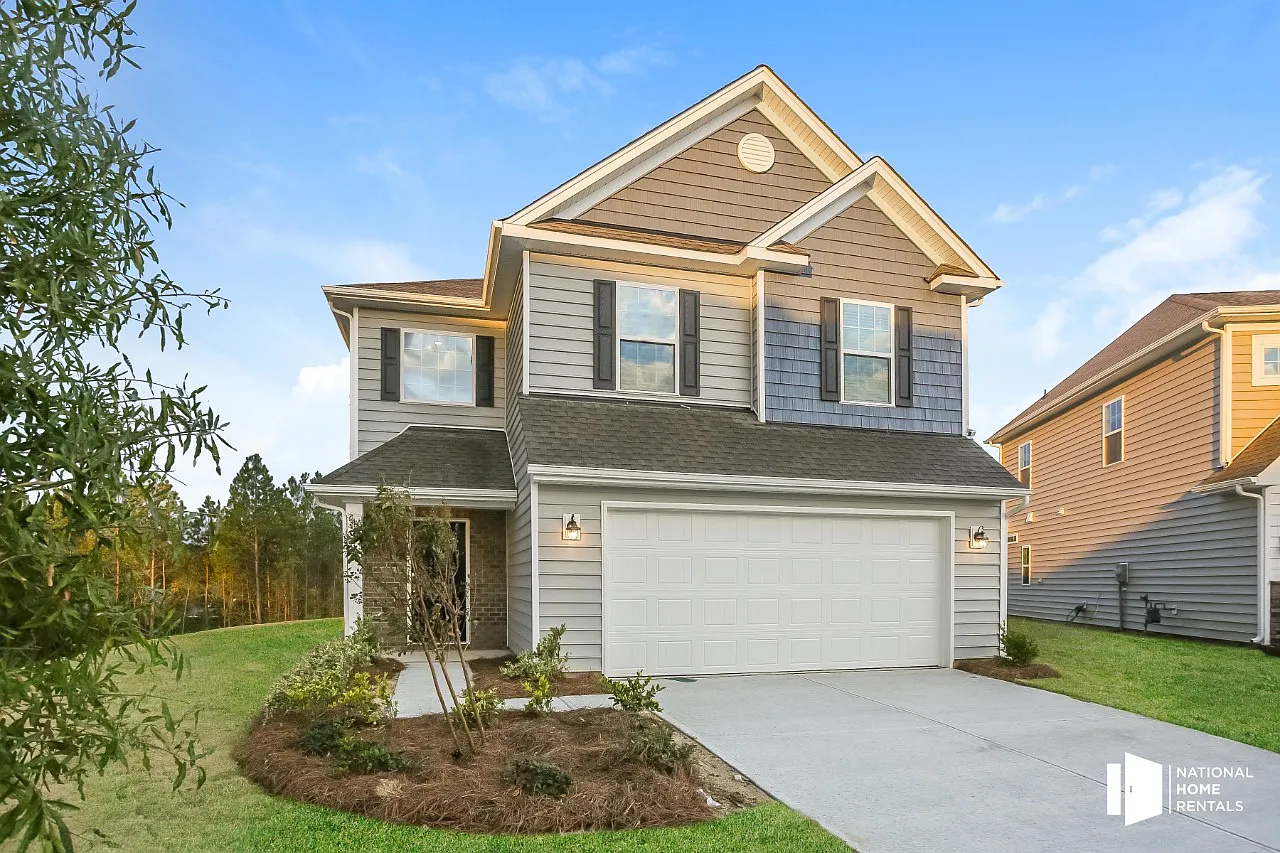 4 bed, 2.5 bath, 2118 sqft, $2,450 — Photo 2