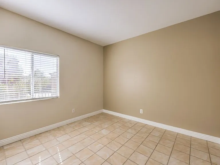 10540 Allthorn Ave — Photo 24