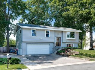 5079 Woodridge Rd, Mound, MN 55364