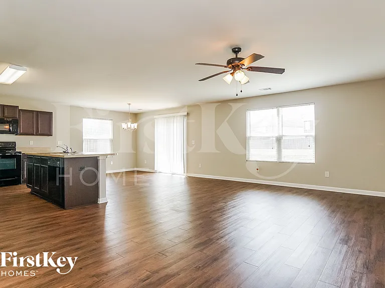 4778 Woodford Cir — Photo 4
