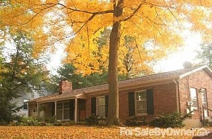 October 2012
						:
						Front yard