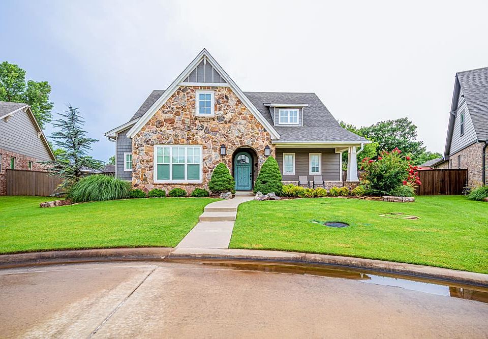 1st image of 31 Arbor Cir