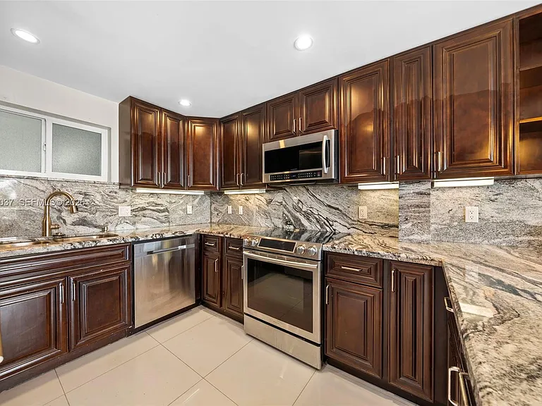 2840 N Ocean Blvd #404 — Photo 5