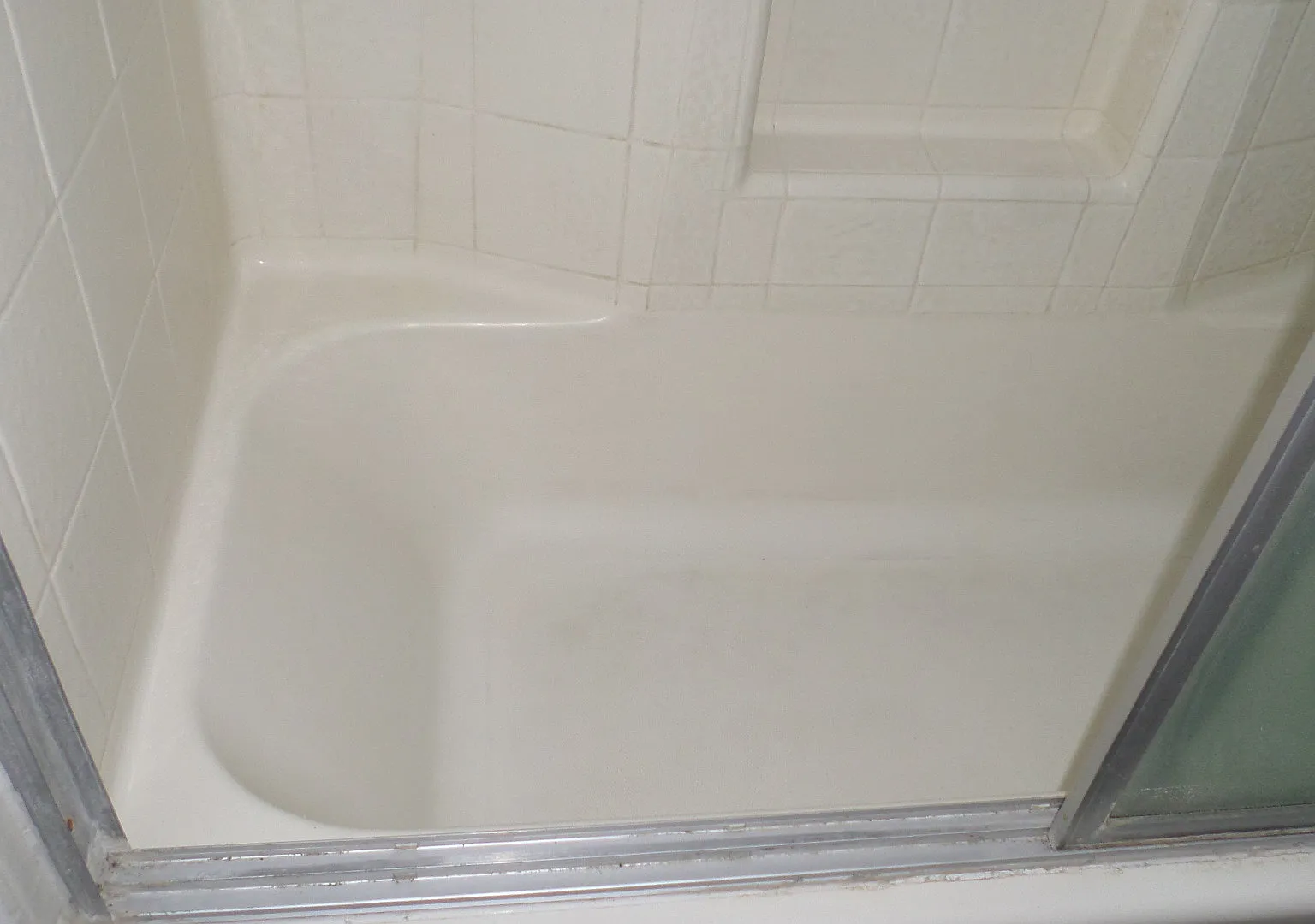 2 Bedroom 2 Bathroom Apt Free 2 Car Gate Parking Hard Wood Floor — Photo 2