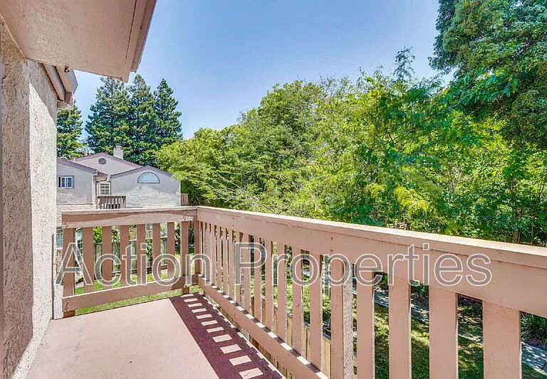 2091 San Luis Ave #8 — Photo 12