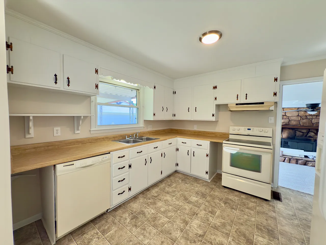 3 bed, 1525 sqft, $1,450 — Photo 2