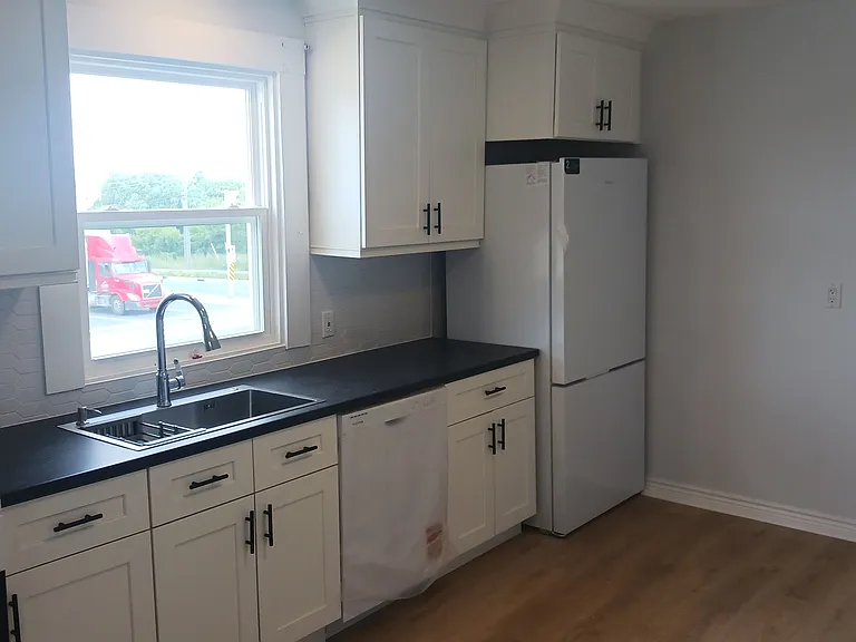 12993 Steeles Ave #UPPER — Photo 11