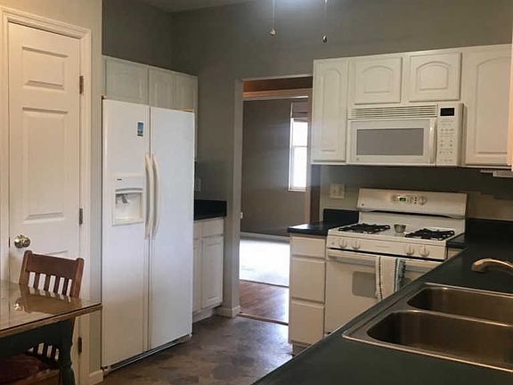 3rd image of 3950 Elter Ln