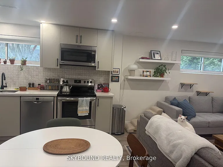 129 Milton St — Photo 6