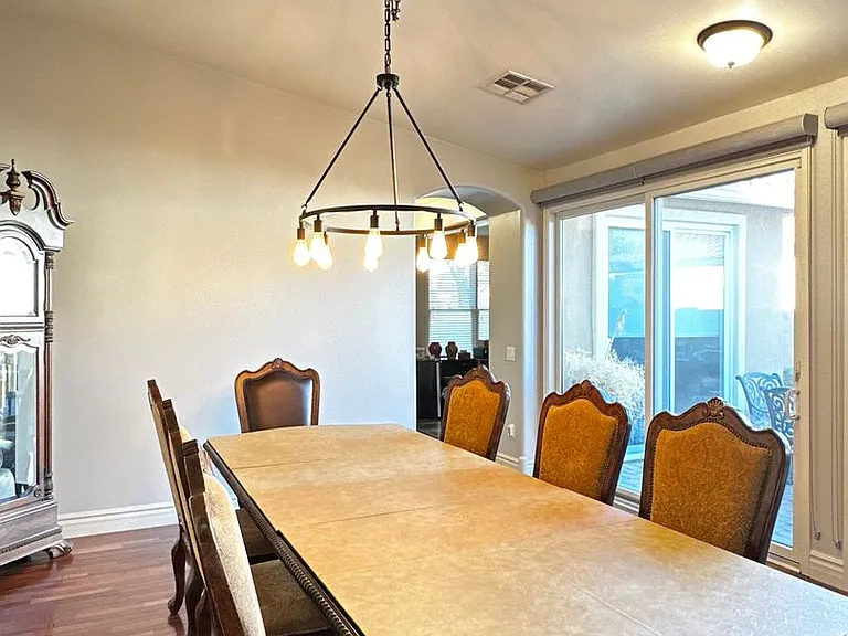 2303 E Dogwood Dr — Photo 16