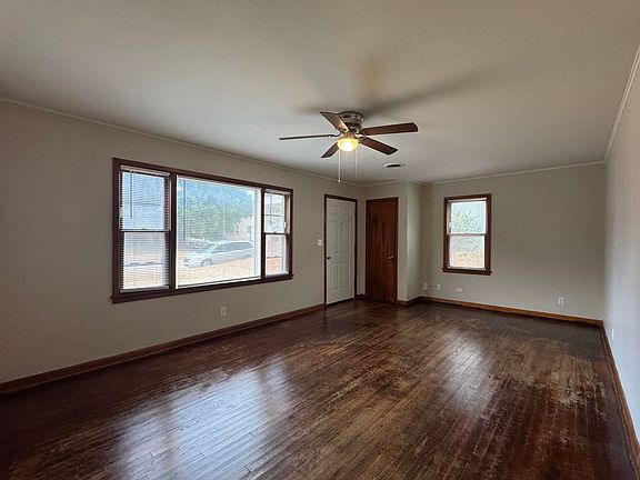 3rd image of 2529 W Cherokee Ave