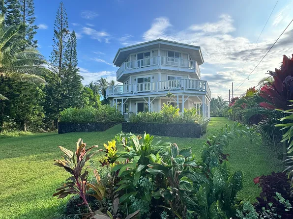 15-1077 Amau Rd, Keaau, HI 96749