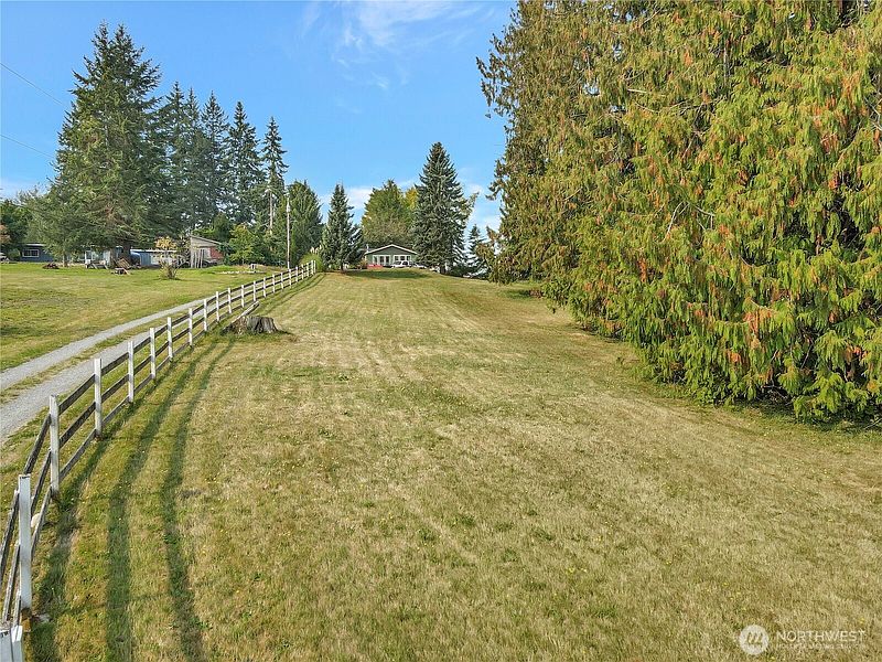 3rd image of 8624 E Sunnyside School Road