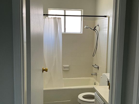 5th image of 3537 Rainbow Ln
