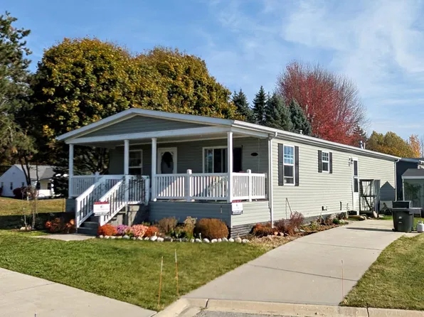 11015 Quail Run Ct, South Lyon, MI 48178