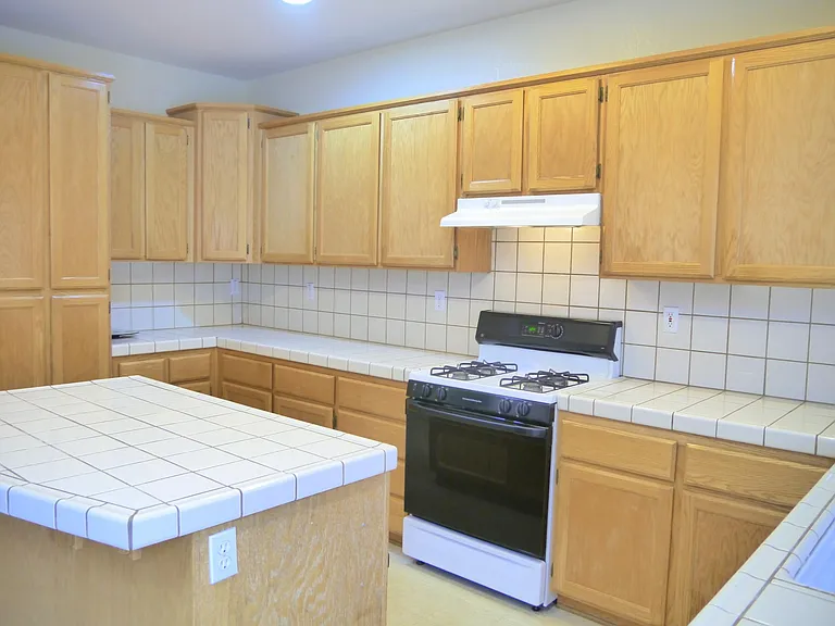 2442 Colby Ct — Photo 16