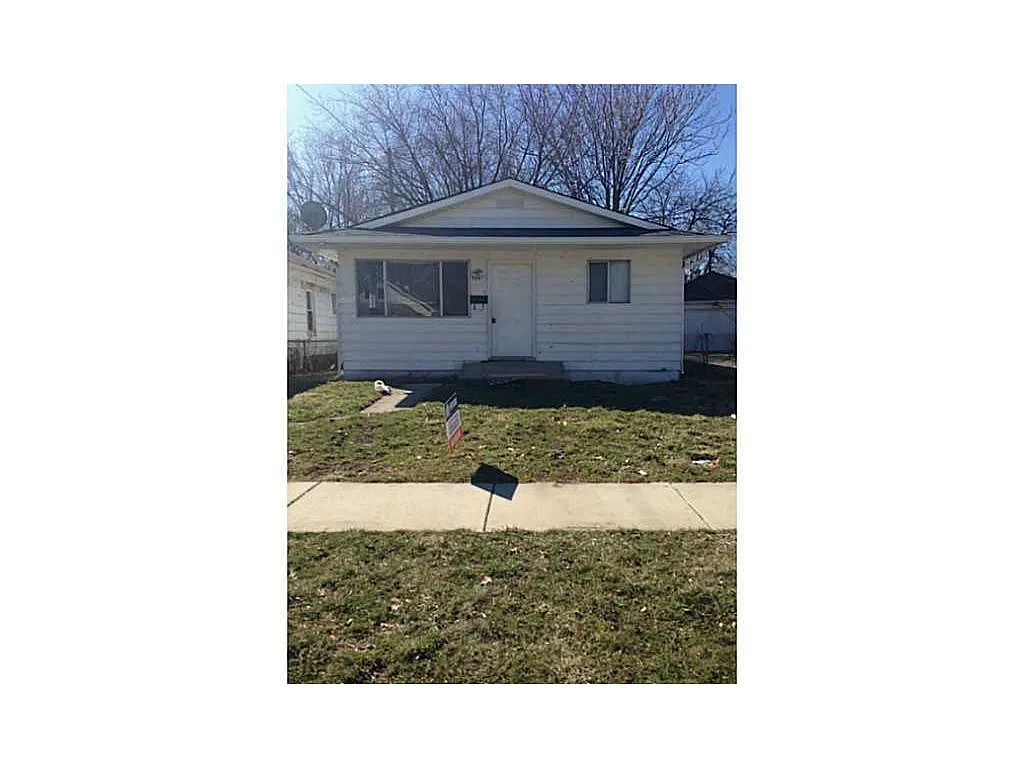 934 N Warman Ave photo 1