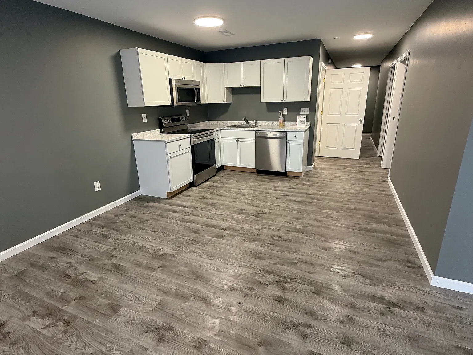 2914 Nameoki Dr — Photo 2
