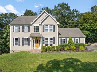 4 Summit St, Stanhope, NJ 07874