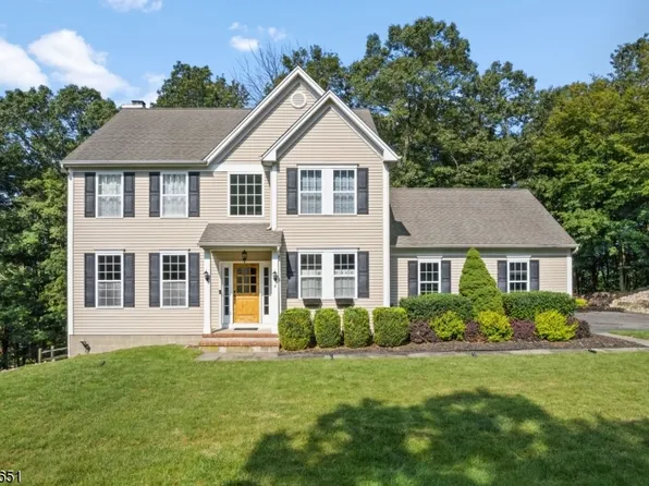 4 Summit St, Stanhope Boro, NJ 07874