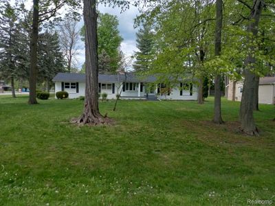 6374 Brian Circle Ln, Burton, MI, 48509