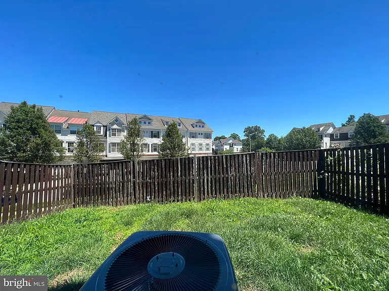 8118 Rainwater Cir — Photo 27