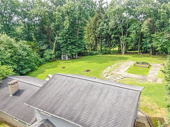 2nd image of 468 Cherokee Dr