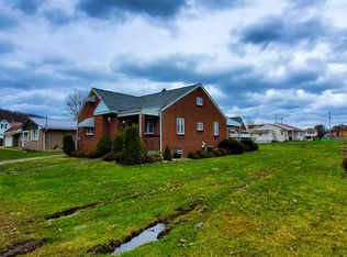 104 N 2nd St, Masontown, PA 15461