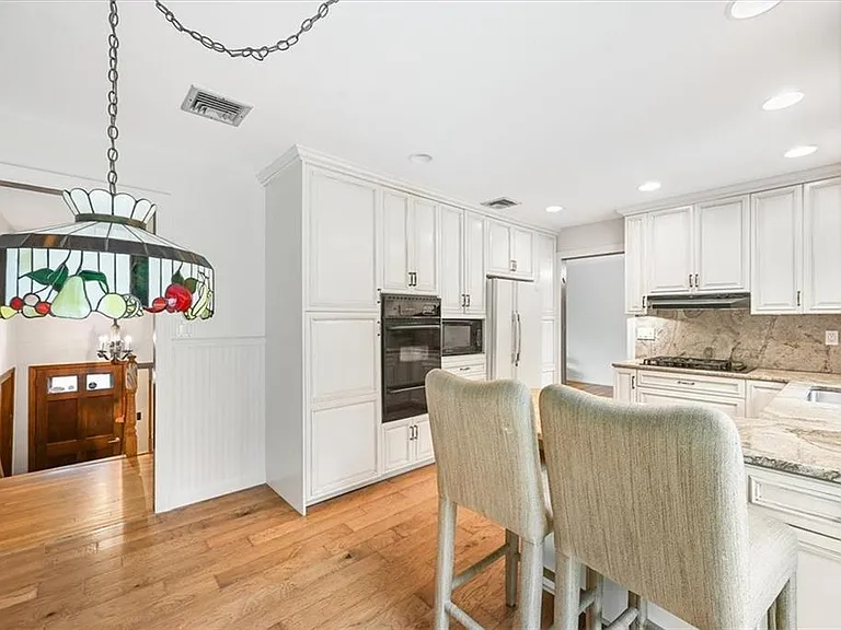 28 Peter Bush Dr — Photo 5