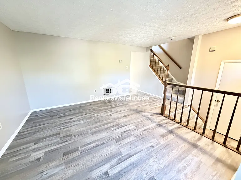44 Running Brook Dr — Photo 3