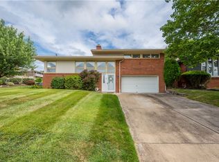 897 Fredericka Dr, Pittsburgh, PA 15236