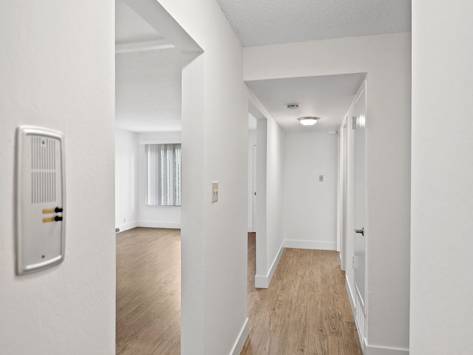 1st image of 228 Diamond St #103