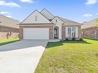 3056 Southern Trace Dr, Lake Charles, LA 70607