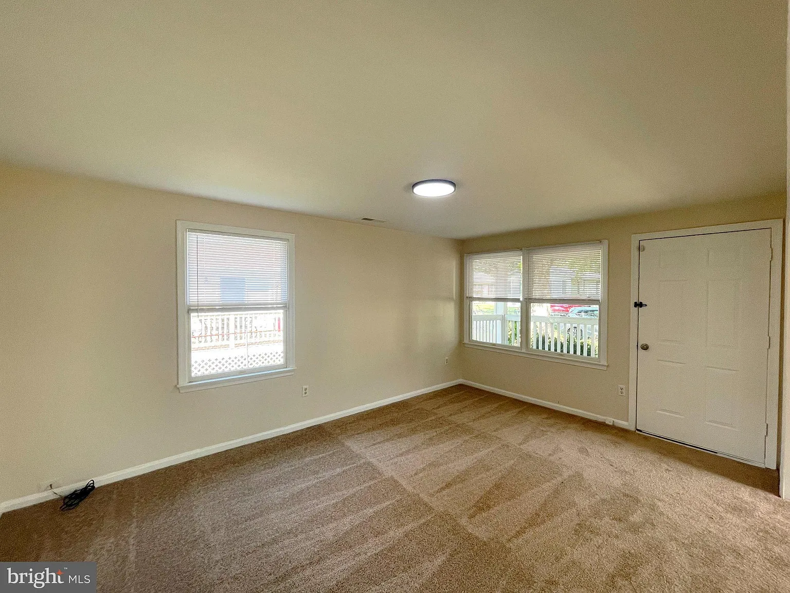 3 bed, 1.5 bath, 1060 sqft, $1,695 — Photo 4